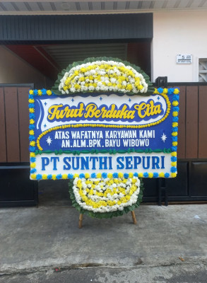 Papan Bunga Duka di Pipa Reja
