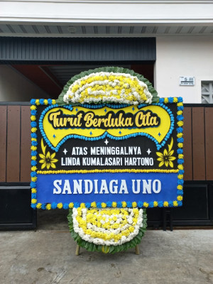 Papan Bunga Duka di Pipa Reja