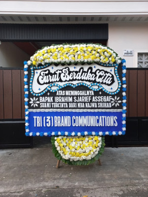 Papan Bunga Duka di Pipa Reja